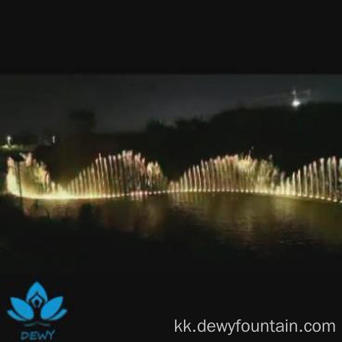 Үлкен көлдегі үлкен түрлі-түсті музыкалық билеу